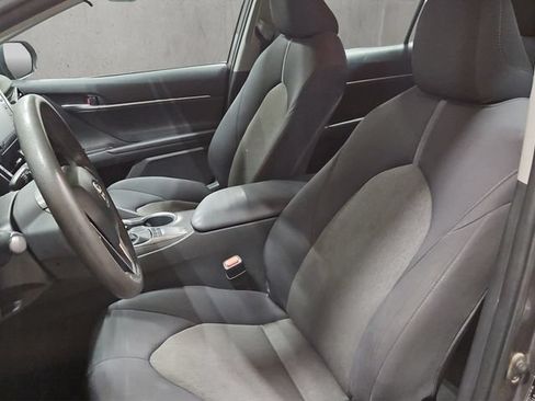 Used 2022 Toyota Camry LE FWD image 12