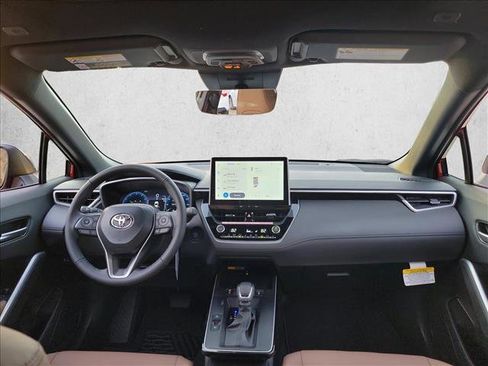 Used 2026 Toyota Corolla Cross XLE image 18
