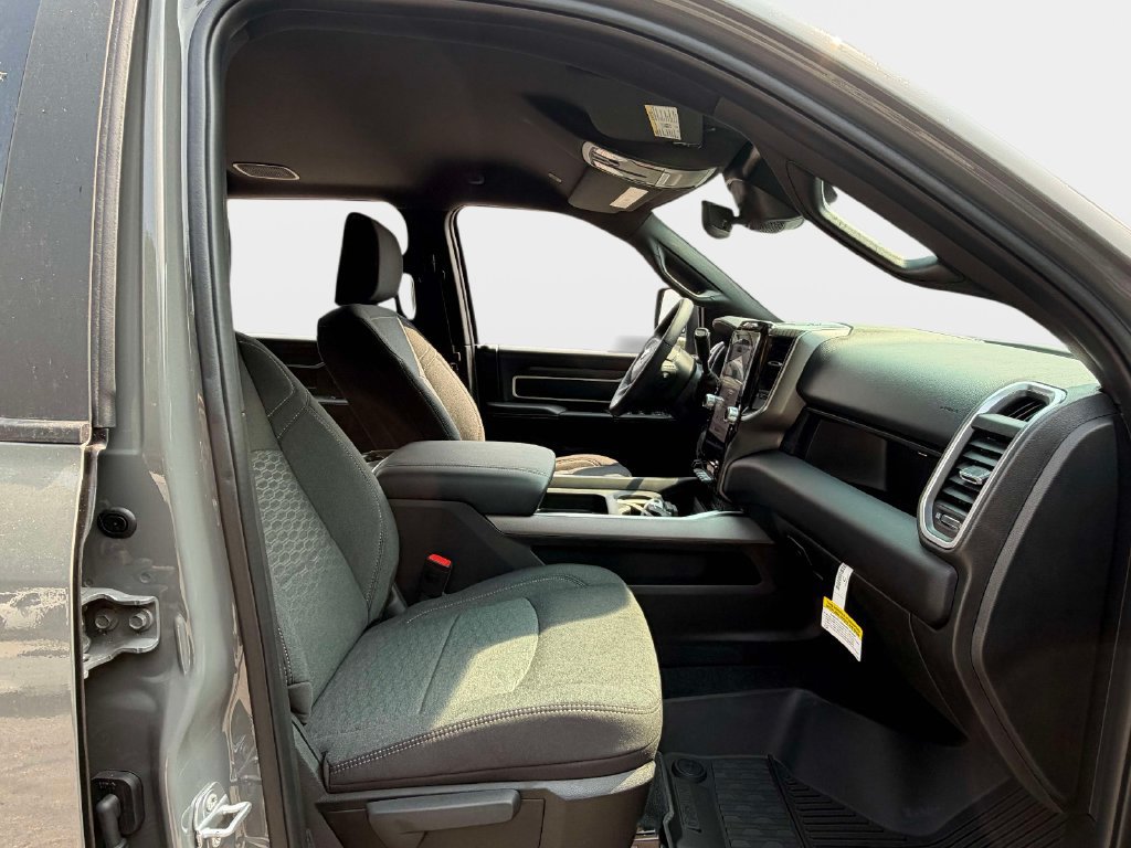 New 2026 RAM 2500 Big Horn AWD/4WD image 9