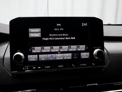 Used 2024 Mitsubishi Outlander ES image 3