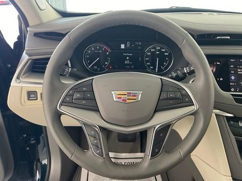 Used 2025 Cadillac XT5 Premium Luxury AWD/4WD image 37