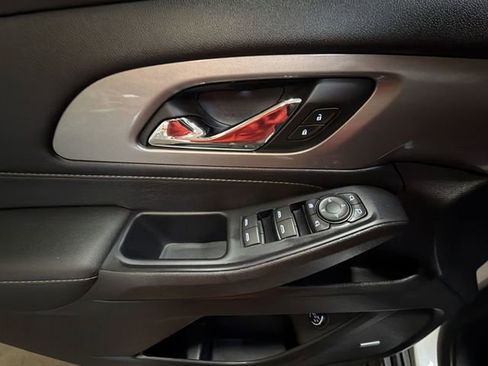 Certified 2022 Chevrolet Traverse LT w/ LT Premium Package image 13