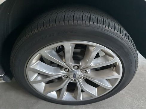 Used 2019 Ford Expedition Max Platinum image 11