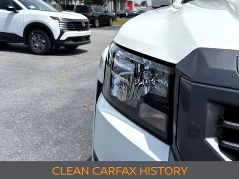 Used 2025 Nissan Frontier SV w/ SV Convenience Package RWD image 4