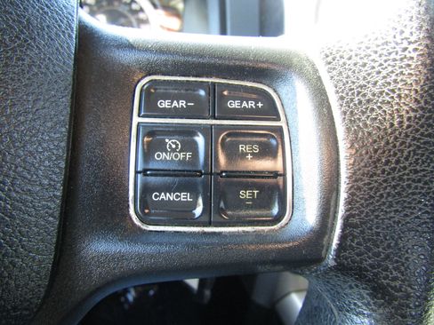 Used 2017 RAM 1500 Classic SLT image 30