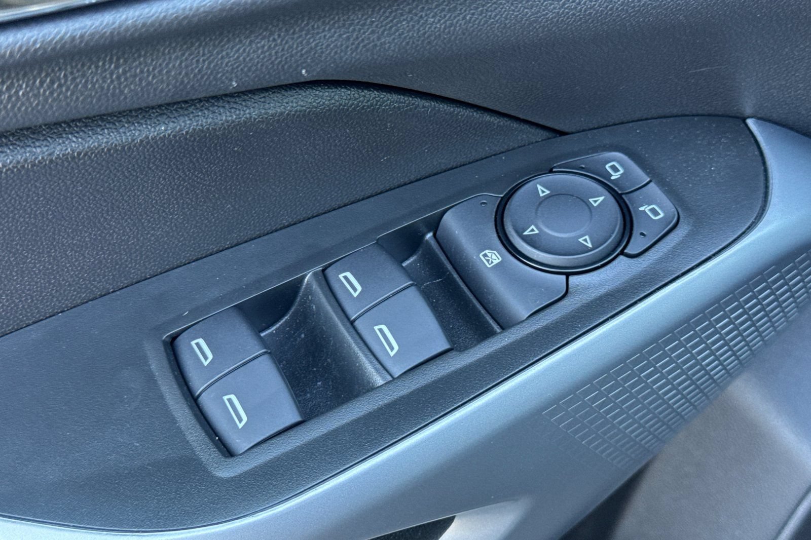 Used 2026 Chevrolet Trax LS w/ LS Convenience Package FWD image 13