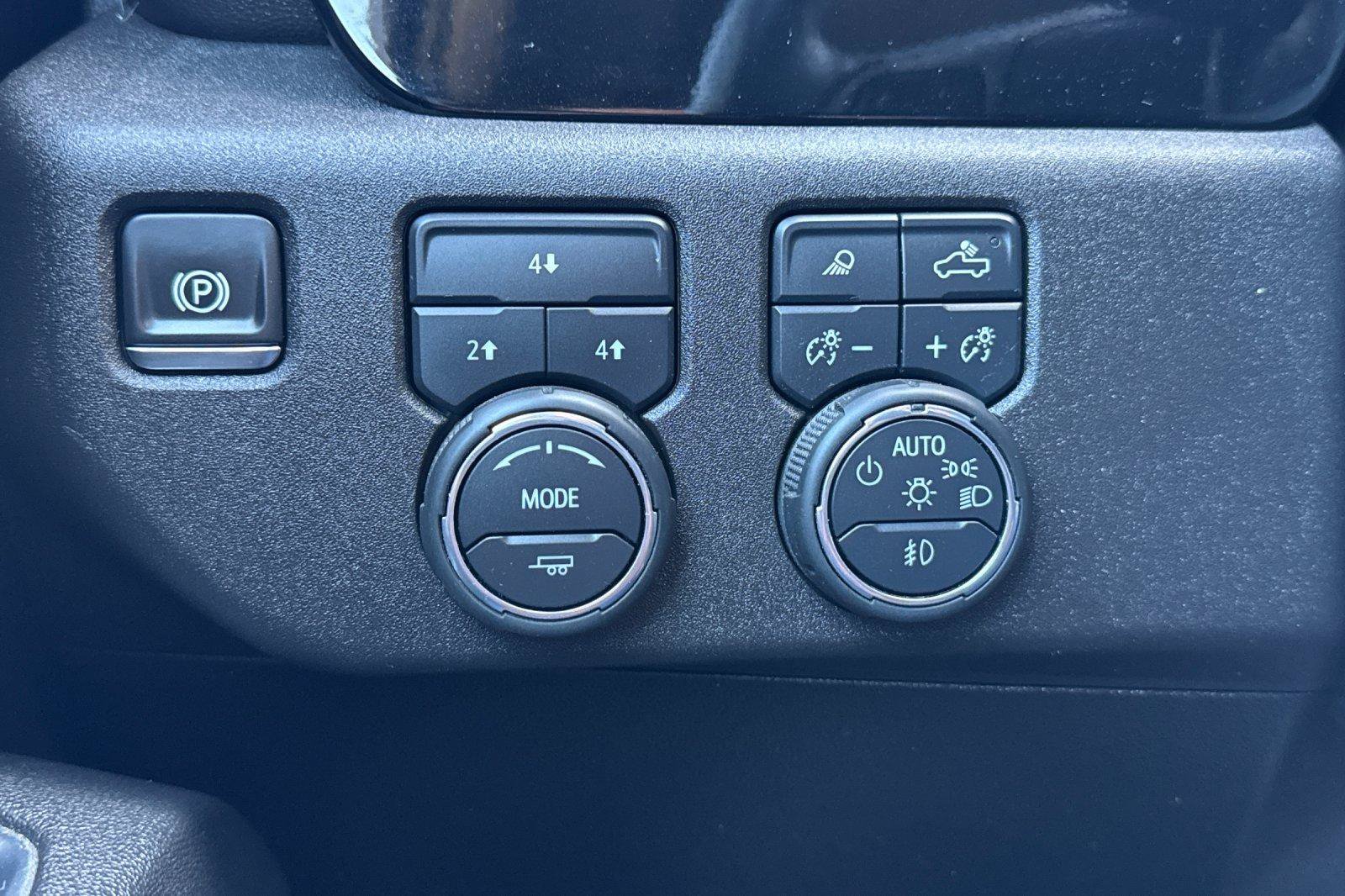 Used 2025 Chevrolet Silverado 2500 LT w/ Safety Package AWD/4WD image 30