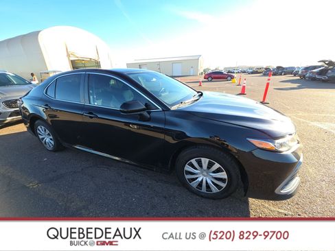 Used 2022 Toyota Camry LE image 3