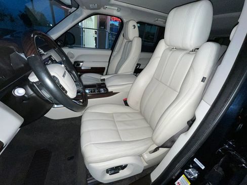 Used 2015 Land Rover Range Rover HSE image 12