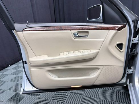 Used 2007 Cadillac DTS w/ Trunk Convenience Package FWD image 22