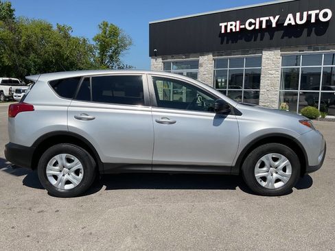 Used 2014 Toyota RAV4 LE FWD image 9