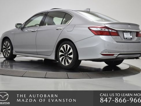 Used 2017 Honda Accord Touring image 18