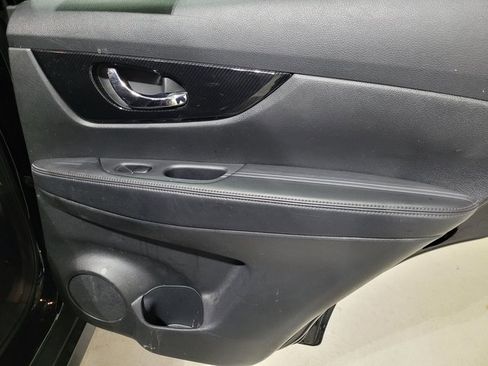 Used 2020 Nissan Rogue SL image 52