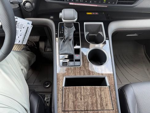 New 2026 Toyota Sienna Platinum AWD/4WD image 24