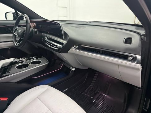 Used 2024 Cadillac Lyriq Sport AWD/4WD image 27