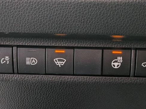 Used 2020 Toyota RAV4 XLE w/ Convenience Package AWD/4WD image 16