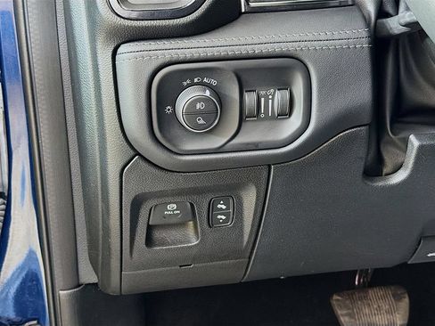 Used 2022 RAM 1500 Limited w/ Body-Colour Bumper Group AWD/4WD image 33