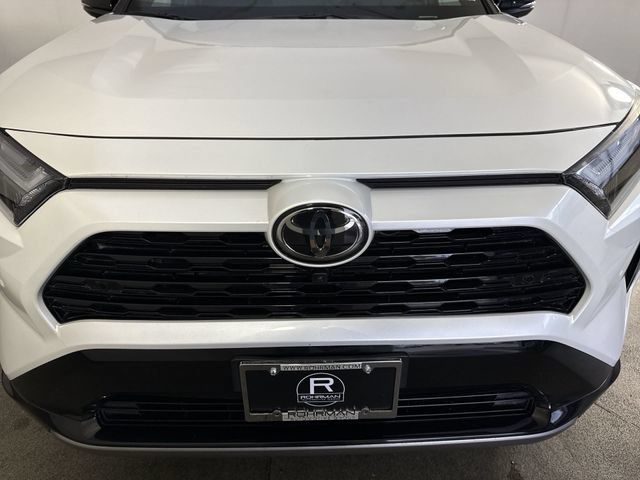 Used 2025 Toyota RAV4 XSE w/ Advanced Technology Package AWD/4WD image 27