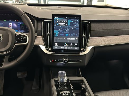 New 2026 Volvo XC90 T8 Ultra w/ Protection Package Premier image 11