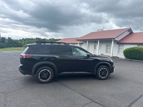 Used 2024 Nissan Pathfinder Rock Creek AWD/4WD image 11