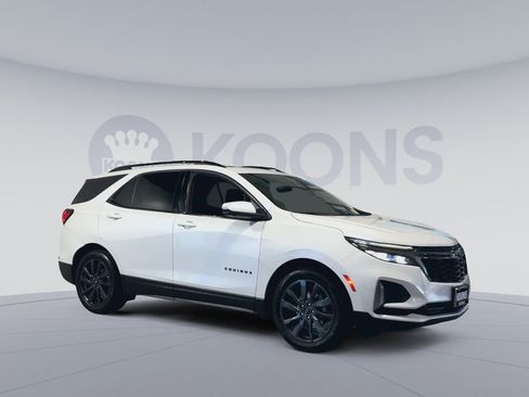 Used 2023 Chevrolet Equinox RS w/ RS Leather Package FWD image 2