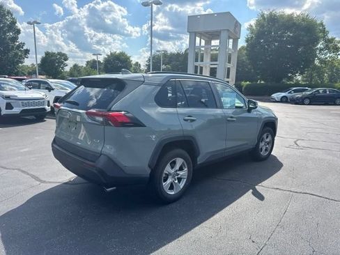 Used 2019 Toyota RAV4 XLE FWD image 4