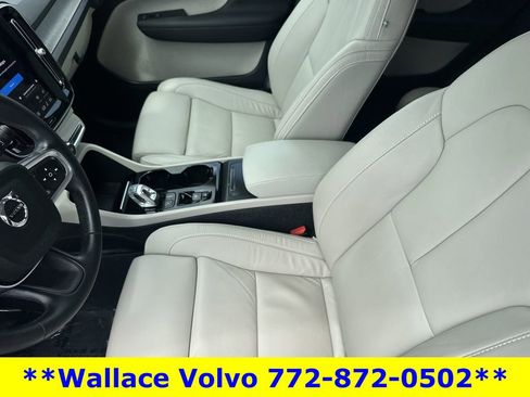 Used 2023 Volvo XC40 B5 Plus w/ Protection Package Premier AWD/4WD image 17