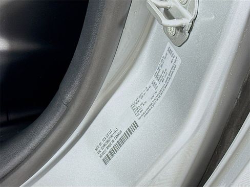 New 2026 Chrysler Pacifica Select image 25