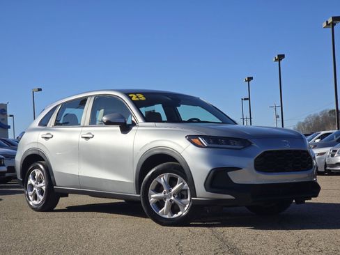 Used 2023 Honda HR-V LX image 2