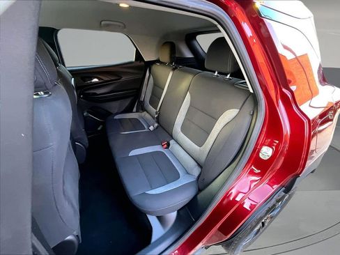 Used 2022 Chevrolet TrailBlazer LT w/ Convenience Package FWD image 20