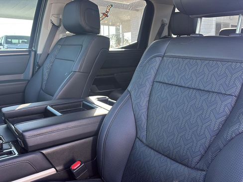 Used 2024 Toyota Tundra Limited AWD/4WD image 23