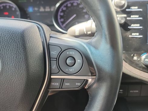 Used 2018 Toyota Camry XLE FWD image 22