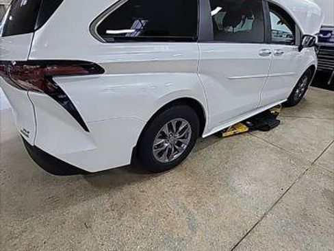 Certified 2024 Toyota Sienna XLE FWD image 1