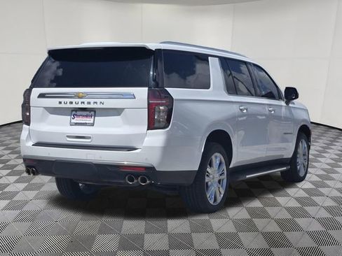 Used 2023 Chevrolet Suburban High Country AWD/4WD image 5