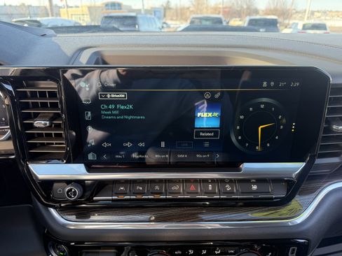 Used 2024 Chevrolet Silverado 1500 LT Trail Boss w/ LT Trail Boss Premium Package image 19