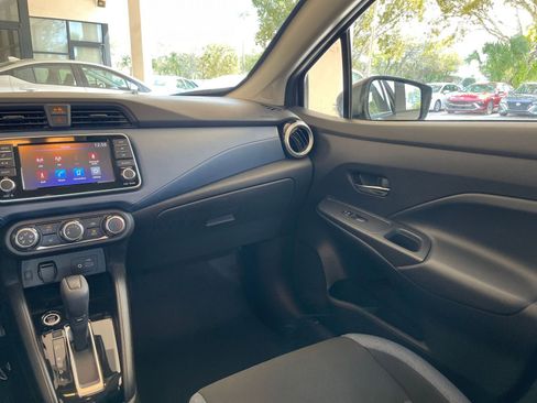 Used 2025 Nissan Versa SV image 30