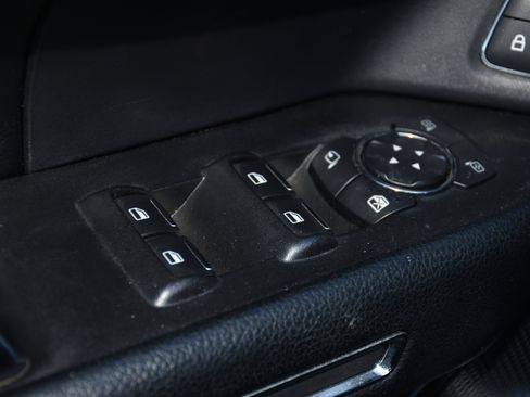 Used 2021 Ford Expedition Max XLT image 11