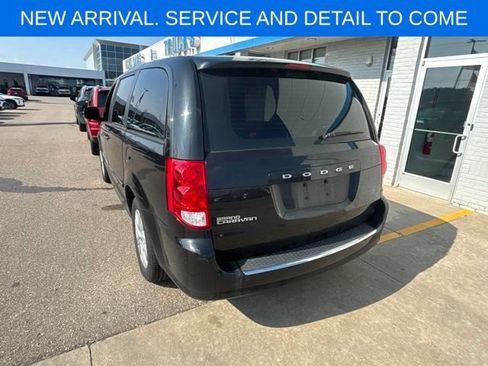 Used 2015 Dodge Grand Caravan American Value Package w/ UConnect Hands-Free Group FWD image 9