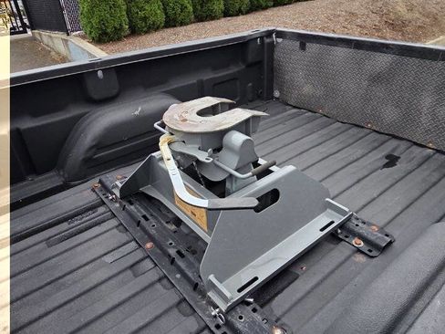 Used 2006 Chevrolet Silverado 3500 LT w/ Heavy-Duty Power Package image 13