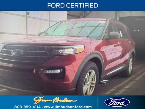 Certified 2022 Ford Explorer XLT w/ Equipment Group 202A RWD image 1