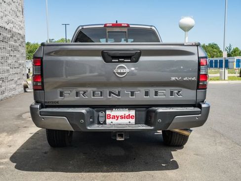 Used 2022 Nissan Frontier SV w/ Technology Package AWD/4WD image 6