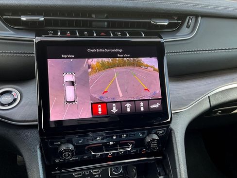 New 2025 Jeep Grand Cherokee L Limited w/ Luxury Tech Group II image 20