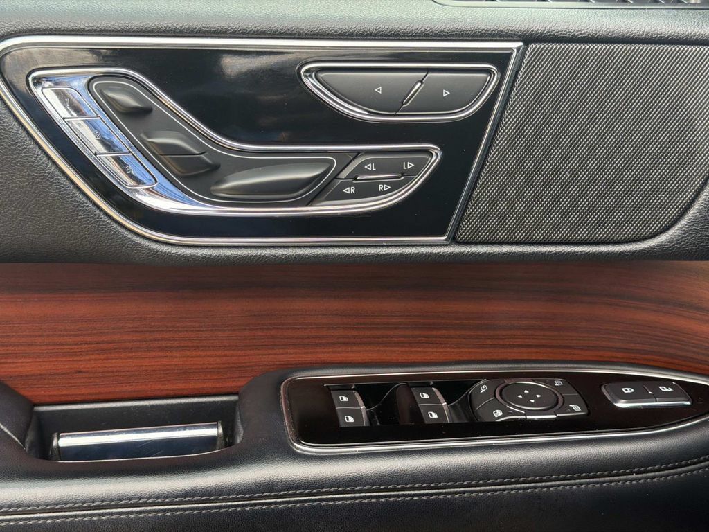 Certified 2021 Lincoln Navigator Reserve RWD image 21