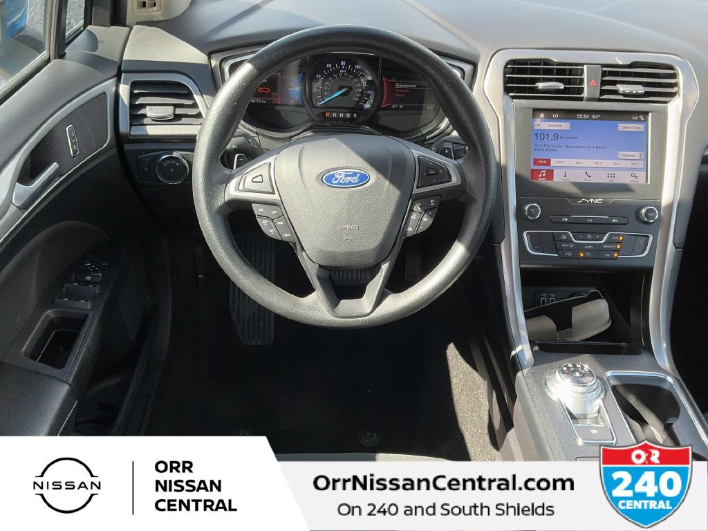 Used 2019 Ford Fusion SE FWD image 14