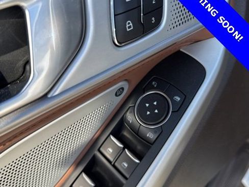 Used 2021 Ford Explorer King Ranch w/ Premium Technology Package image 12