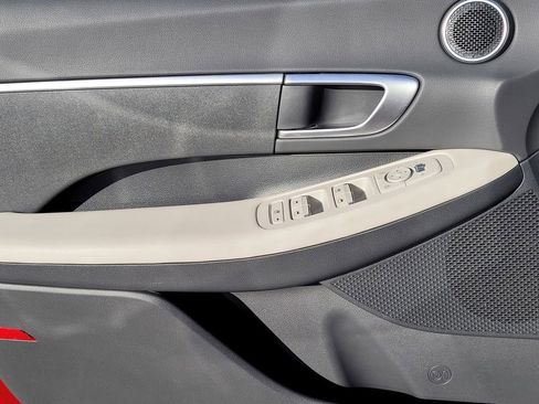 Certified 2025 Hyundai Sonata SE FWD image 15