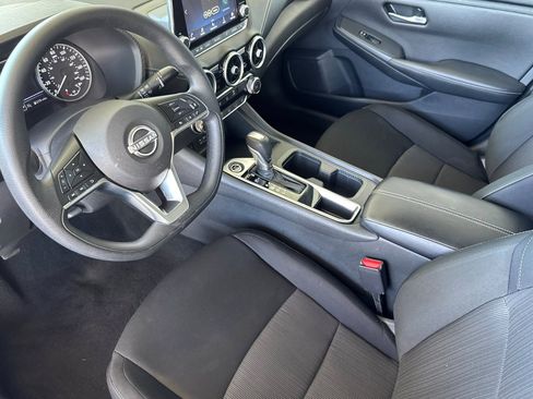 Used 2025 Nissan Sentra SV FWD image 4