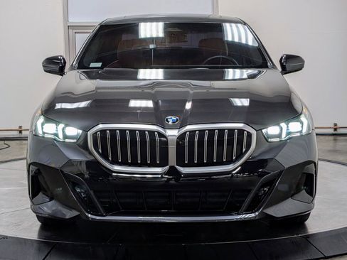 Used 2025 BMW 530i 530i w/ M Sport Package image 3