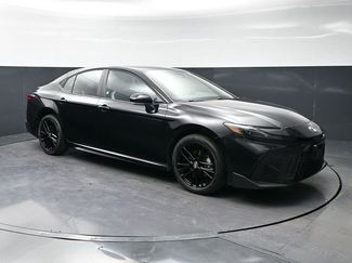 Used 2025 Toyota Camry SE video 3