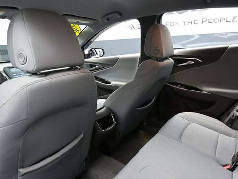Used 2017 Chevrolet Malibu LT FWD image 23